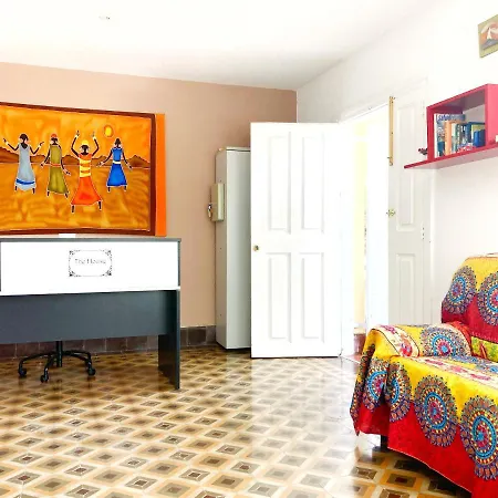 The Triana House Room 4 Hostel *